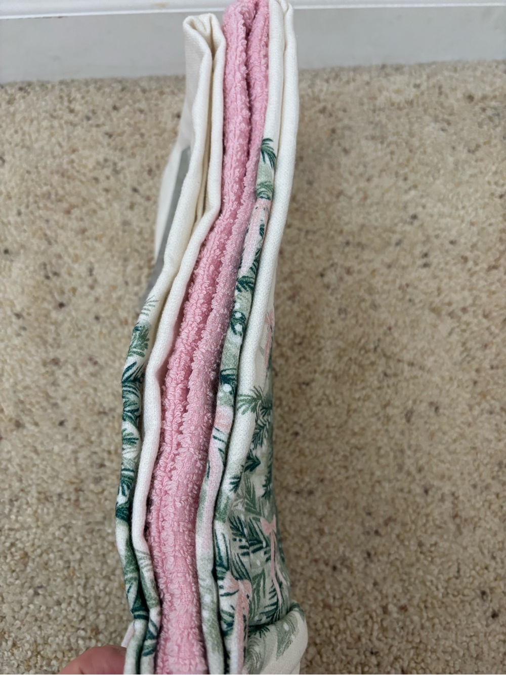 NWT Set of 3 Christmas Kitchen Towels - Picture 2 of 4